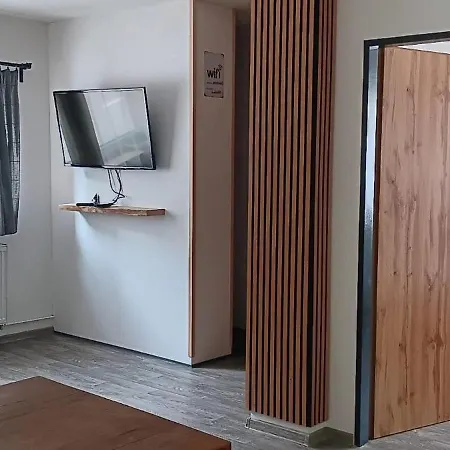 Apartmanovy Dum Horalka شقة *