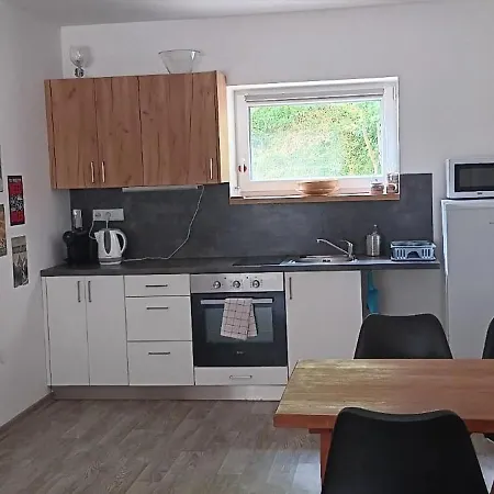 شقة Apartmanovy Dum Horalka بيك بود سنيزكو
